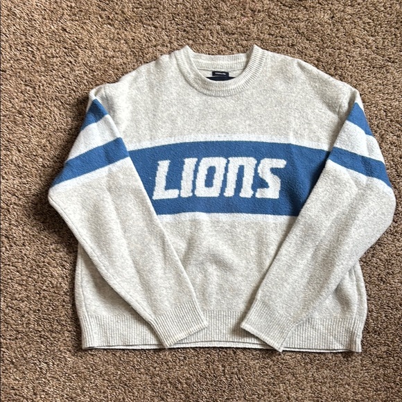 Abercrombie & Fitch Other - Abercrombie men's Detroit lions Gray and Blue Sweater
